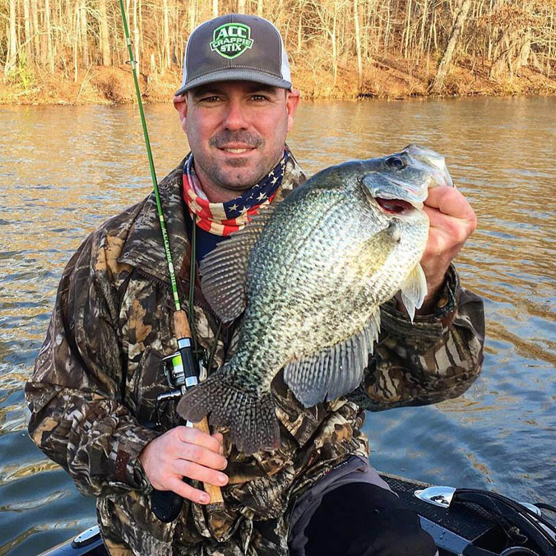 BIG CRAPPIE FROM THE BANK - This Rig WILL Help YOU Catch More CRAPPIE 