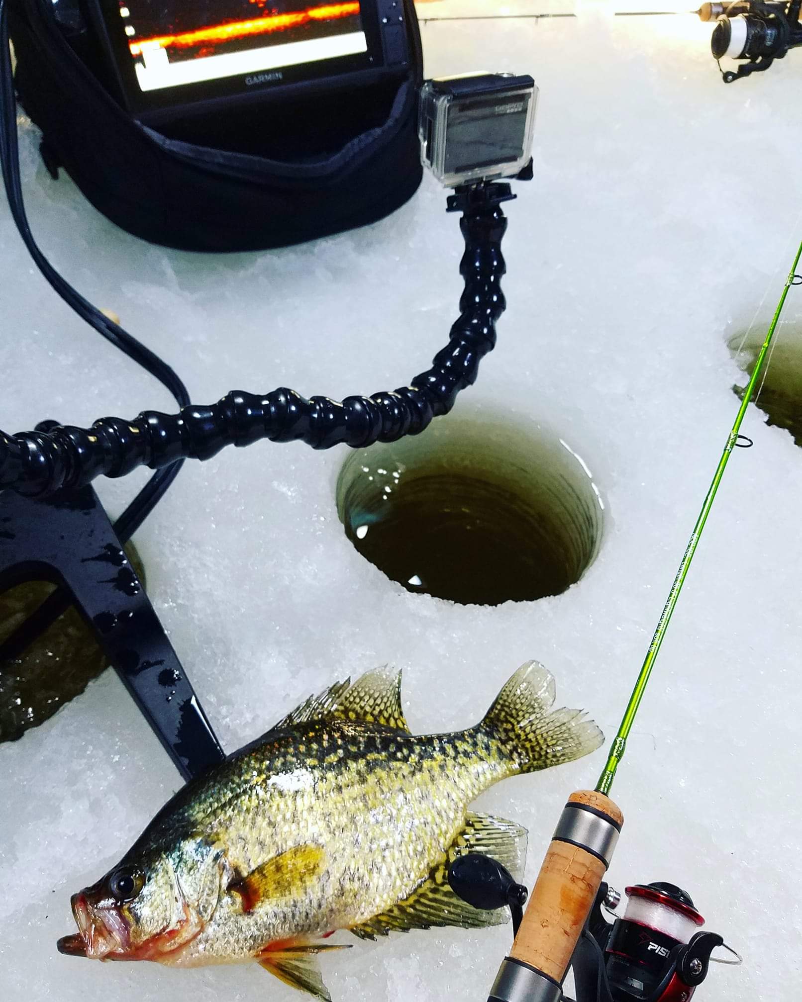 Using a VEXILAR FLASHER for ICE FISHING to CATCH MORE FISH 